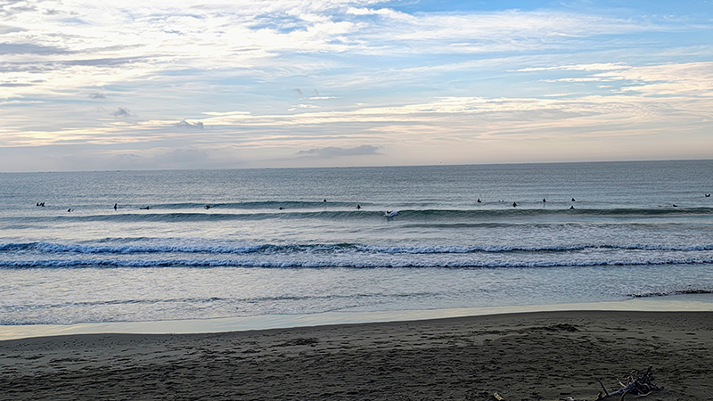 2025/8/13 6:30 片浜海岸