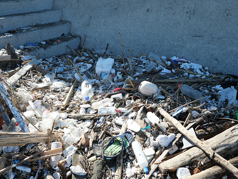 プラスチックゴミの大半は、漁業関係者のゴミ